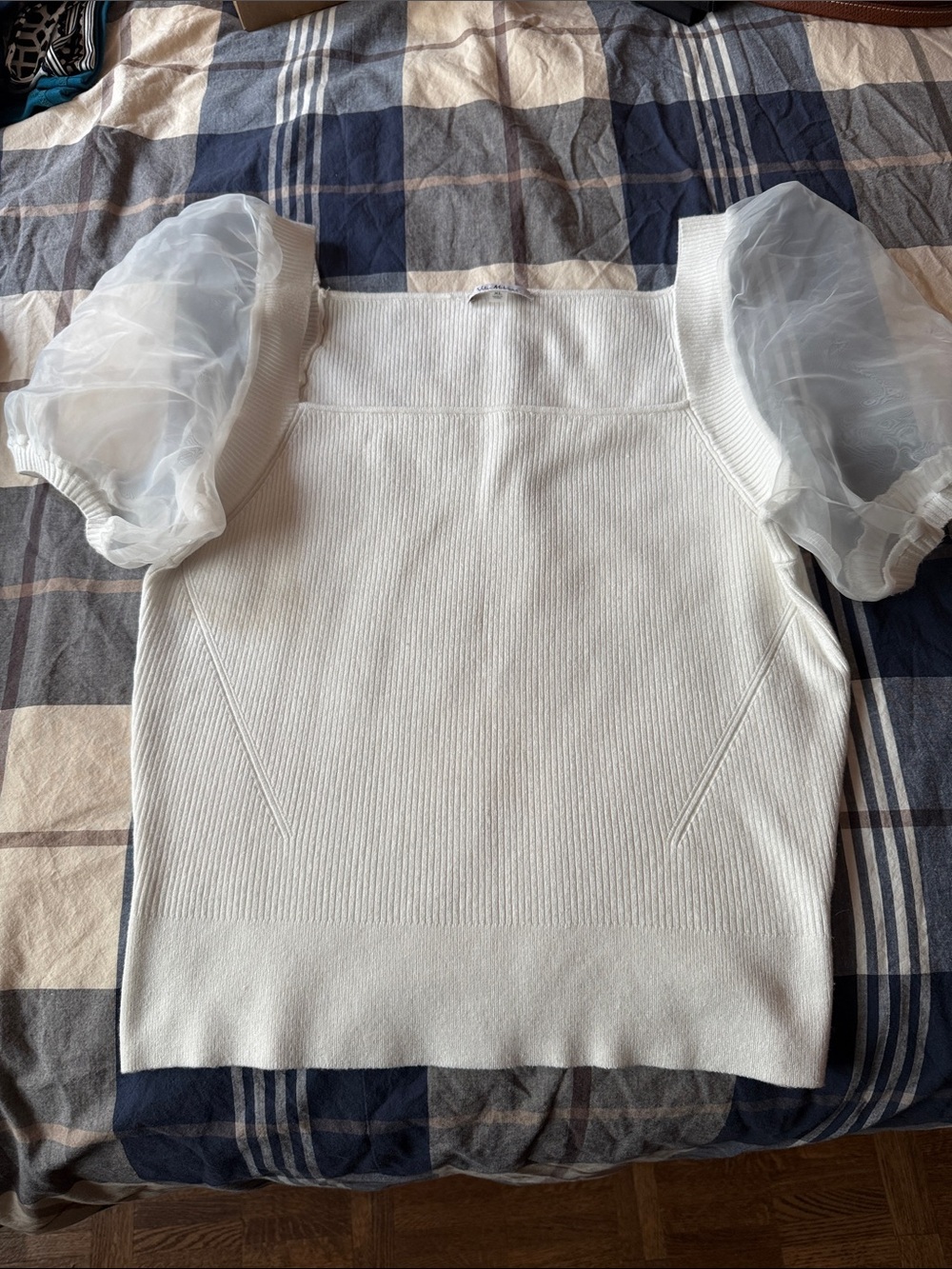 White knit top with organza sleeves - XL